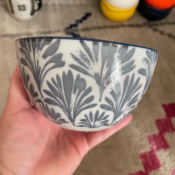 Set of 2 West Elm Bowls - Picture 4 of 6